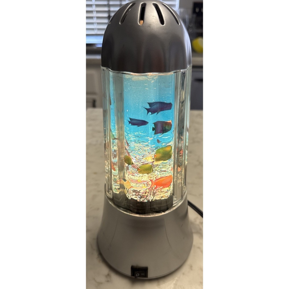Vintage 1990s Fish Motion Lamp Bright Night Light Ocean Aquarium Tanak READ